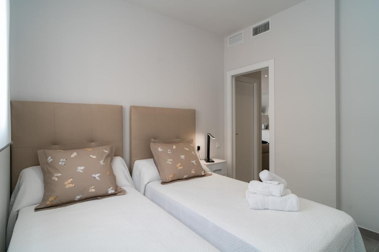 Aac Malaga - Apartamento Con Terraza, Muy Amplio, Totalmente Equipado, Cerca Del Centro Y Nuevo! 外观 照片