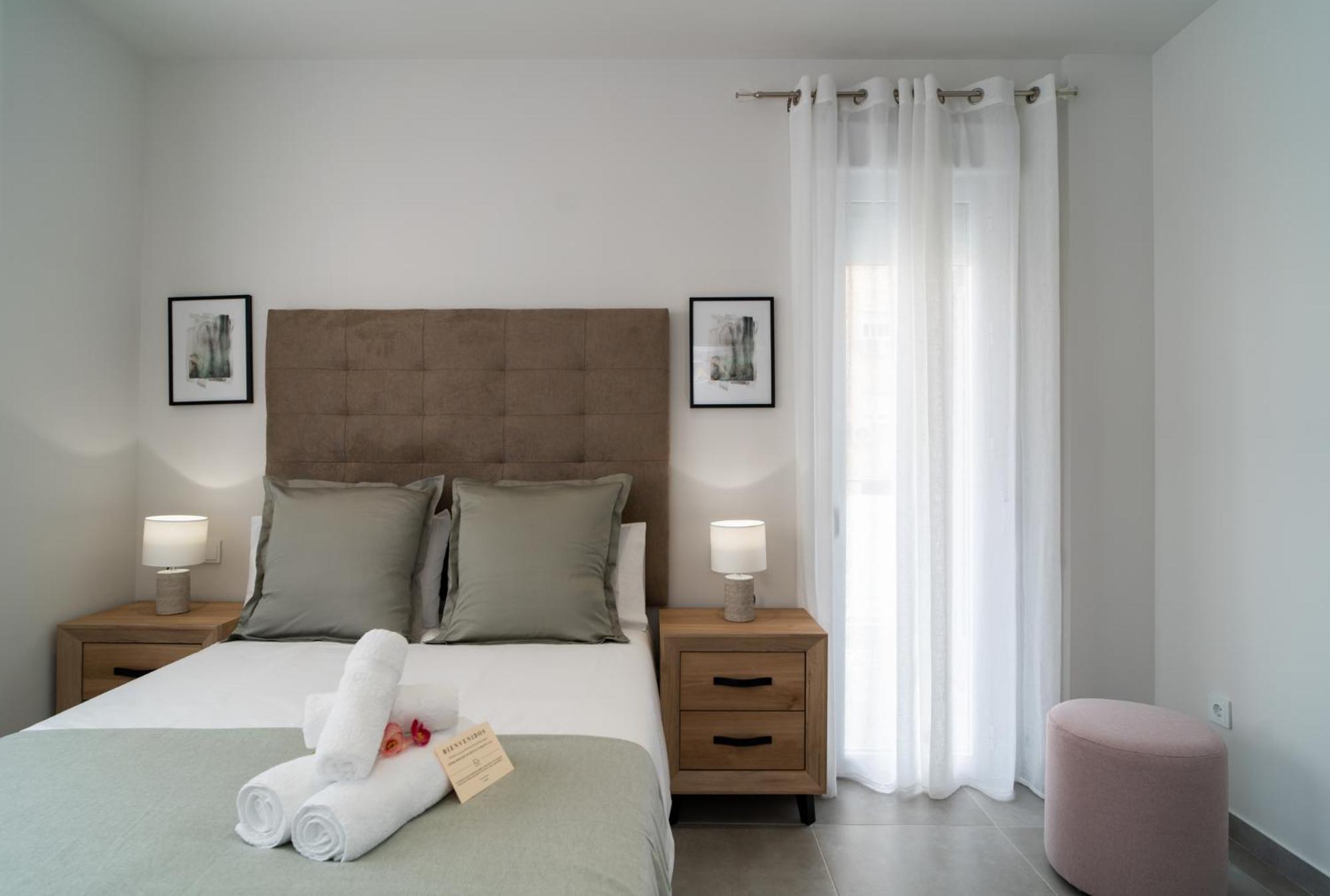 Aac Malaga - Apartamento Con Terraza, Muy Amplio, Totalmente Equipado, Cerca Del Centro Y Nuevo! 客房 照片
