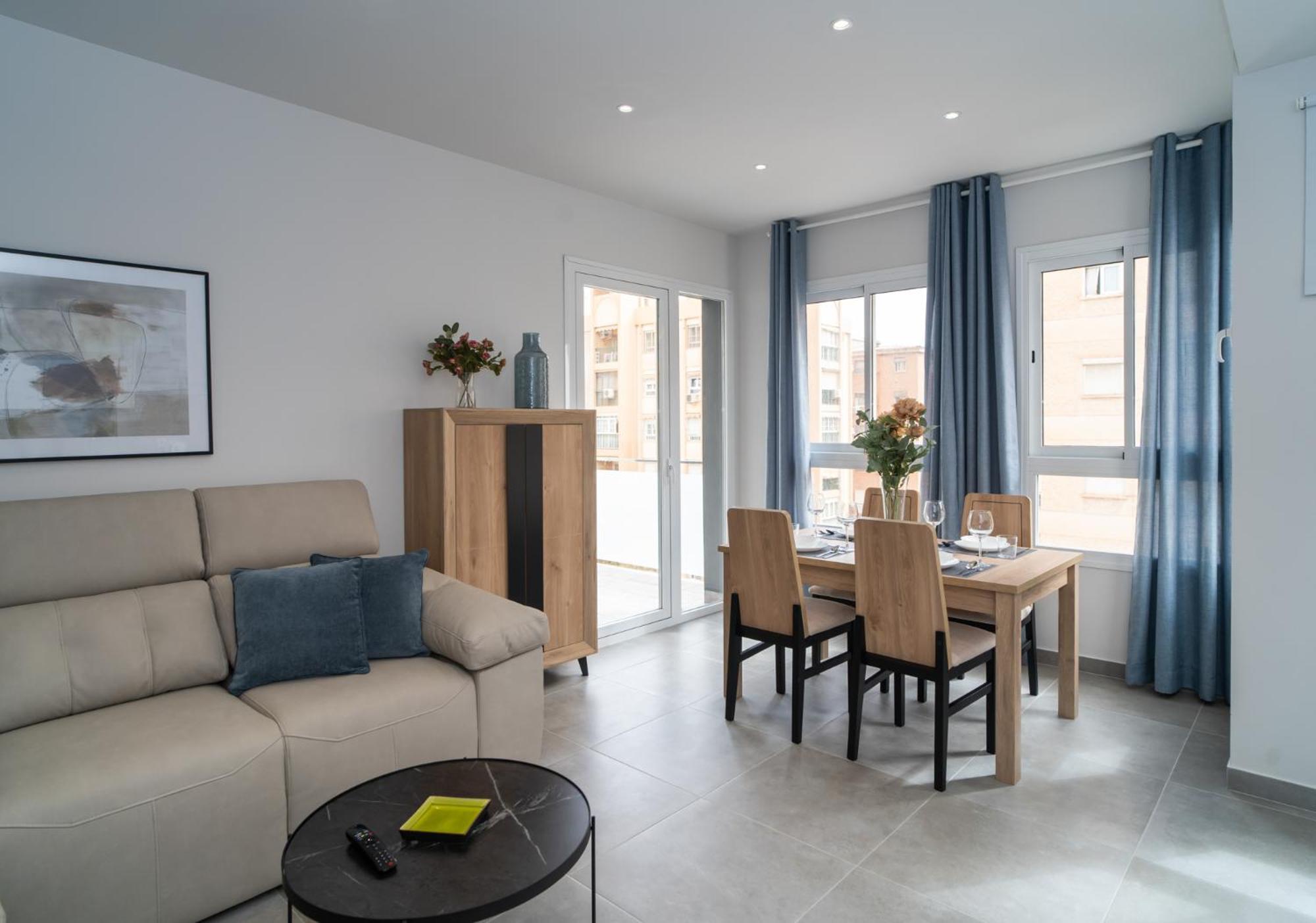 Aac Malaga - Apartamento Con Terraza, Muy Amplio, Totalmente Equipado, Cerca Del Centro Y Nuevo! 客房 照片